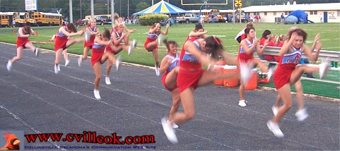  - 2007iSep21FBMiami_04cheerhurdles